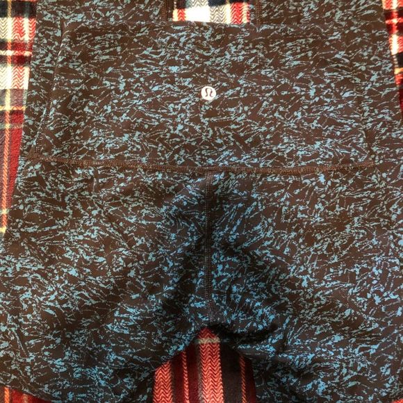 Lululemon HR 7/8 length - Picture 2 of 6